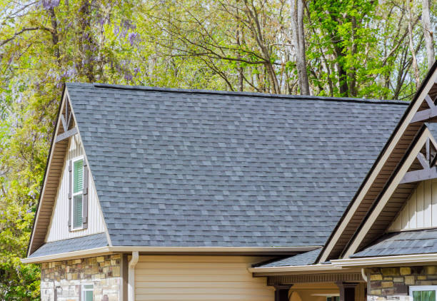 Best Roof Moss and Algae Removal  in Emerald Lake Hills, CA